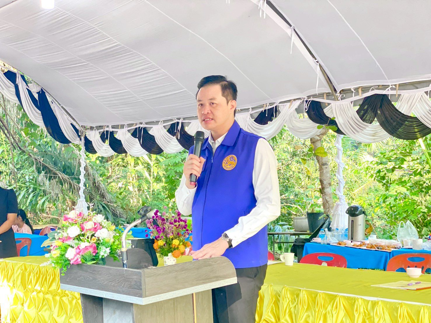 นายเจริญโชค  พรหมชุติมา นายอำเภอเมืองชุมพร ให้เกียรติเป็นประธานในพิธีเปิดด่านชุมชนเพื่อปฏิบัติการป้องกันและลดอุบัติเหตุทางถนนในช่วงเทศกาลปีใหม่