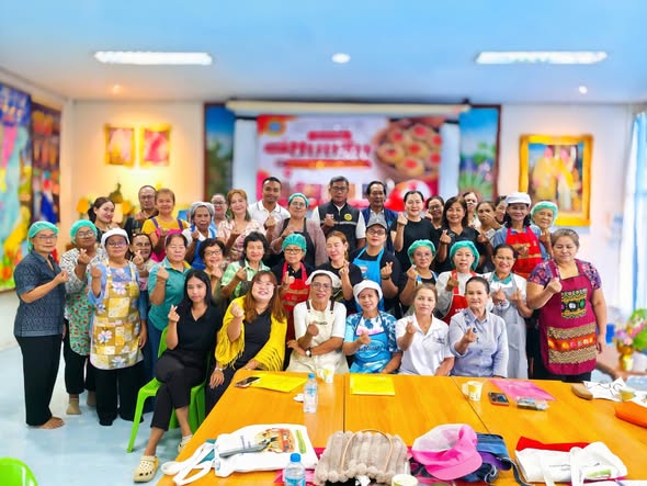 📣 โครงการส่งเสริมอาชีพให้กับประชาชนในตำบลตากแดด ประจำปี 2569
🥟 กิจกรรมการทำขนมจีบ
องค์การบริหารส่วนตำบลตากแดด จัดกิจกรรมการทำขนมจีบ เพื่อส่งเสริมทักษะด้านอาชีพให้แก่ประชาชนในตำบลตากแดด สามารถนำความรู้ไปต่อยอดเป็นอาชีพ สร้างรายได้ และเพิ่มโอกาสในการพึ่งพาตนเอง